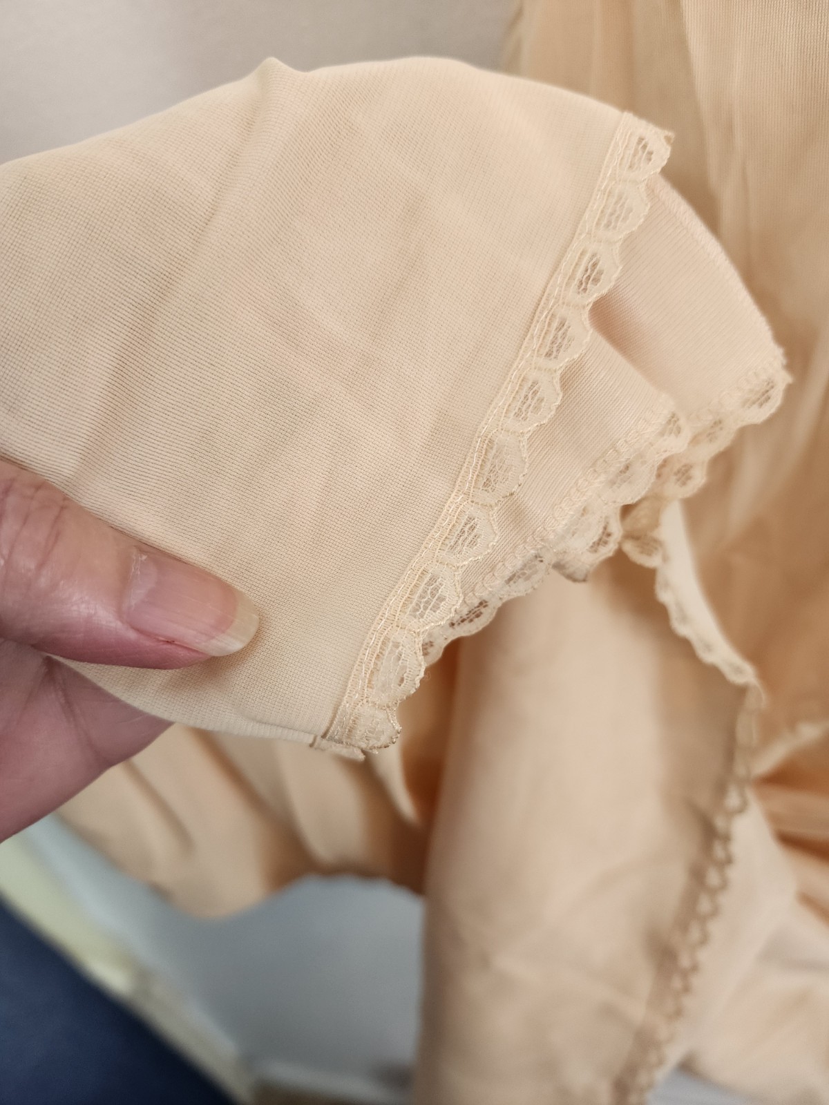 Vintage Vanity Fair Beige Full Slip Womens 34 LL Nylon Long