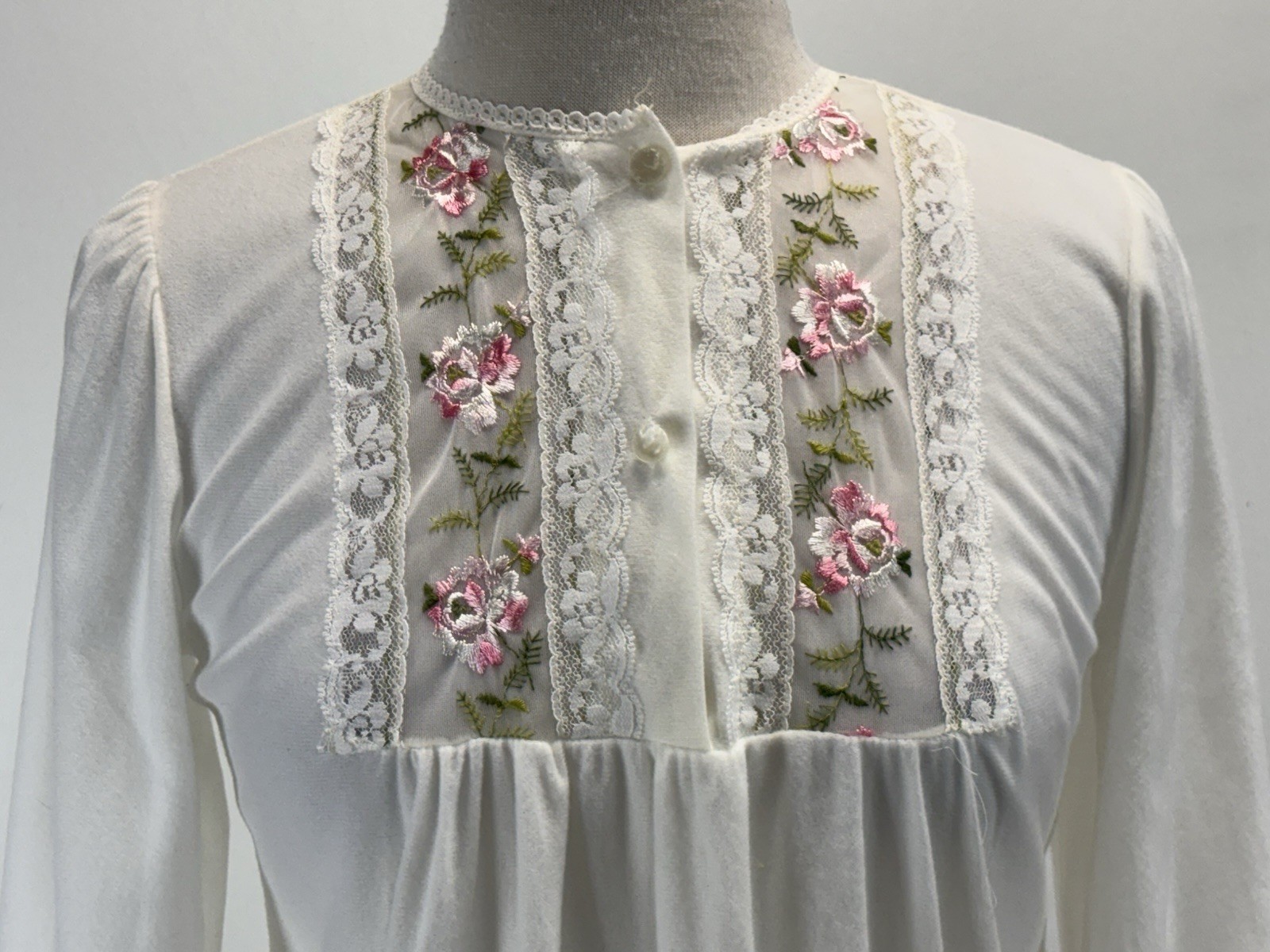 Vtg Shannon Lee Micro Fleece Nightgown Women’s L Ivory Floral Embroidered USA