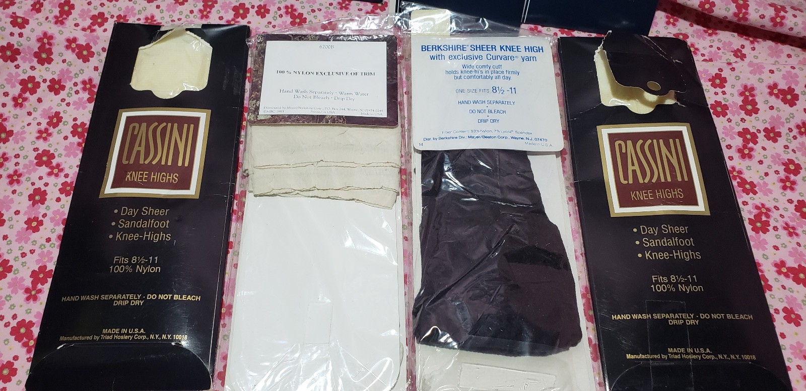 16 Pair NOS Vintage Knee Hi High Nylon Stockings One Size 8-1/2-11 White Black