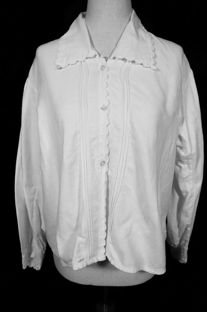 Antique French 1920’s White Cotton Flannel Lined Blouse Scallop Trim Size XL