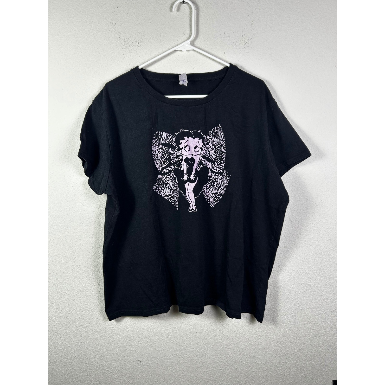 Betty Boop Shirt Women’s 3XL Pink Ribbon Hands on Knee Pose 2024 Cute Dress