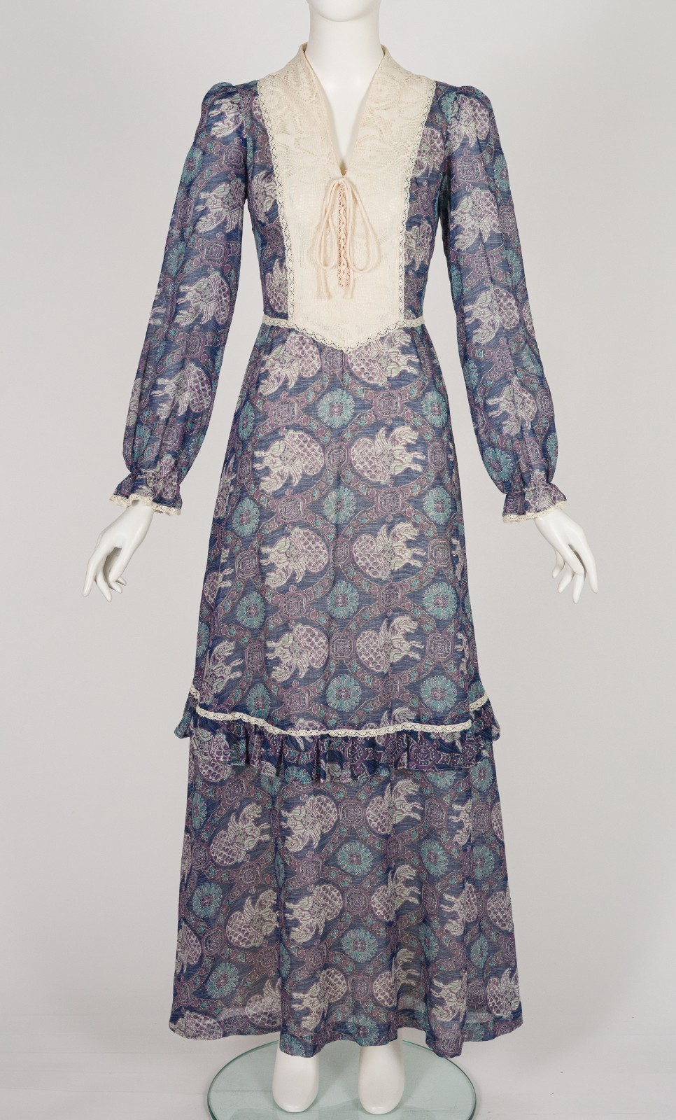1970s Griffin Print Blue Voile Lace Trim Prairie Vintage Maxi Dress Sz XS S