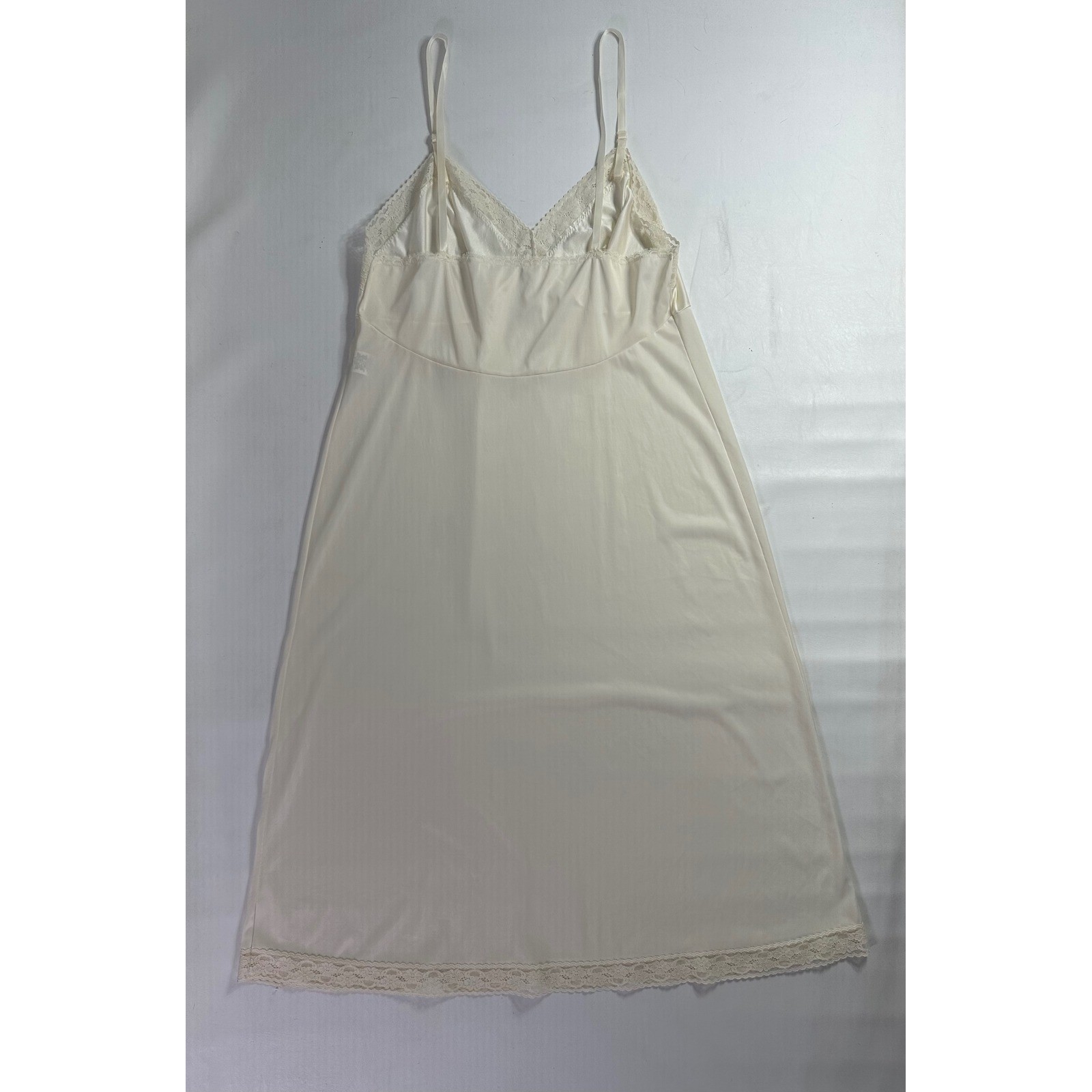 Vintage Sz 40 Vanity Fair Ivory Lace Trim Full Slip Dress Style 10-103