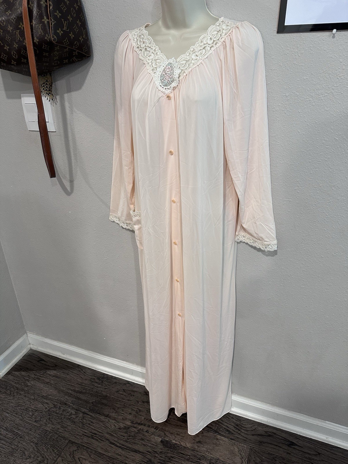 Vintage Shadowline Long Nightgown Dress Embroidered Lace Flowers Small EXCELLENT