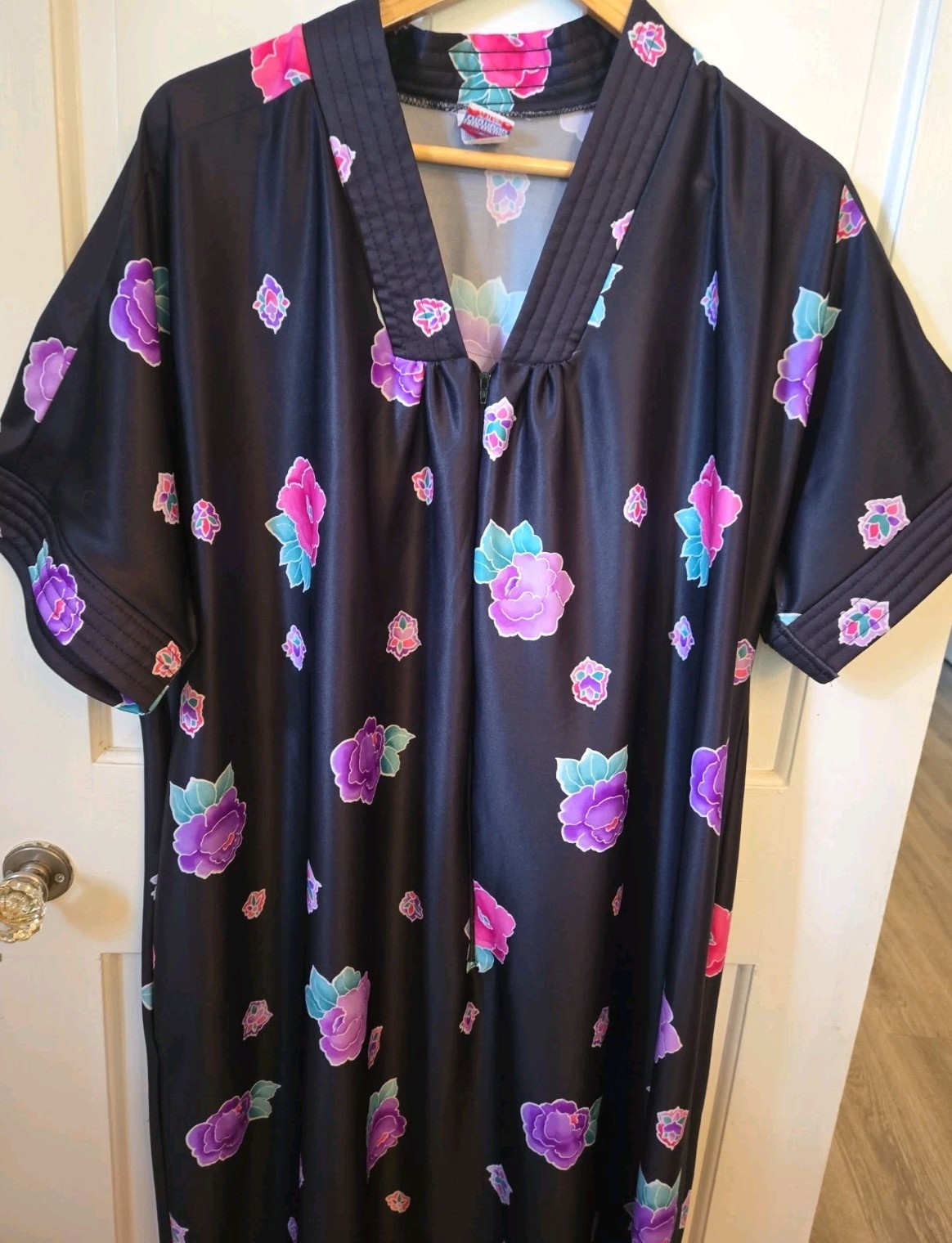 Granada Vintage Zip Front Caftan Robe Black Floral Maxi USA One Size Pocket
