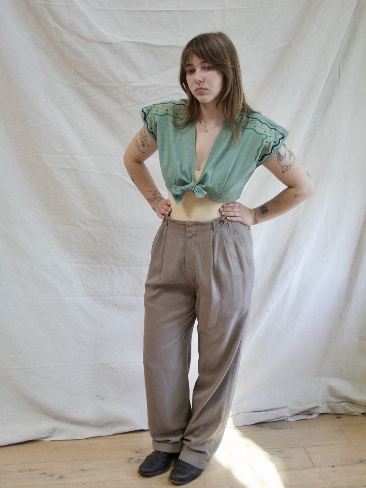 Vintage 1940s Playsuit Top Tie Front Cropped Sage Strong Shoulder Stenciled