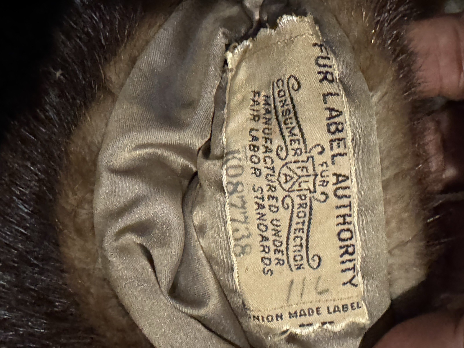 Chestnut Brown Fur Cape Capelet Vintage Couture Salon ML Stole