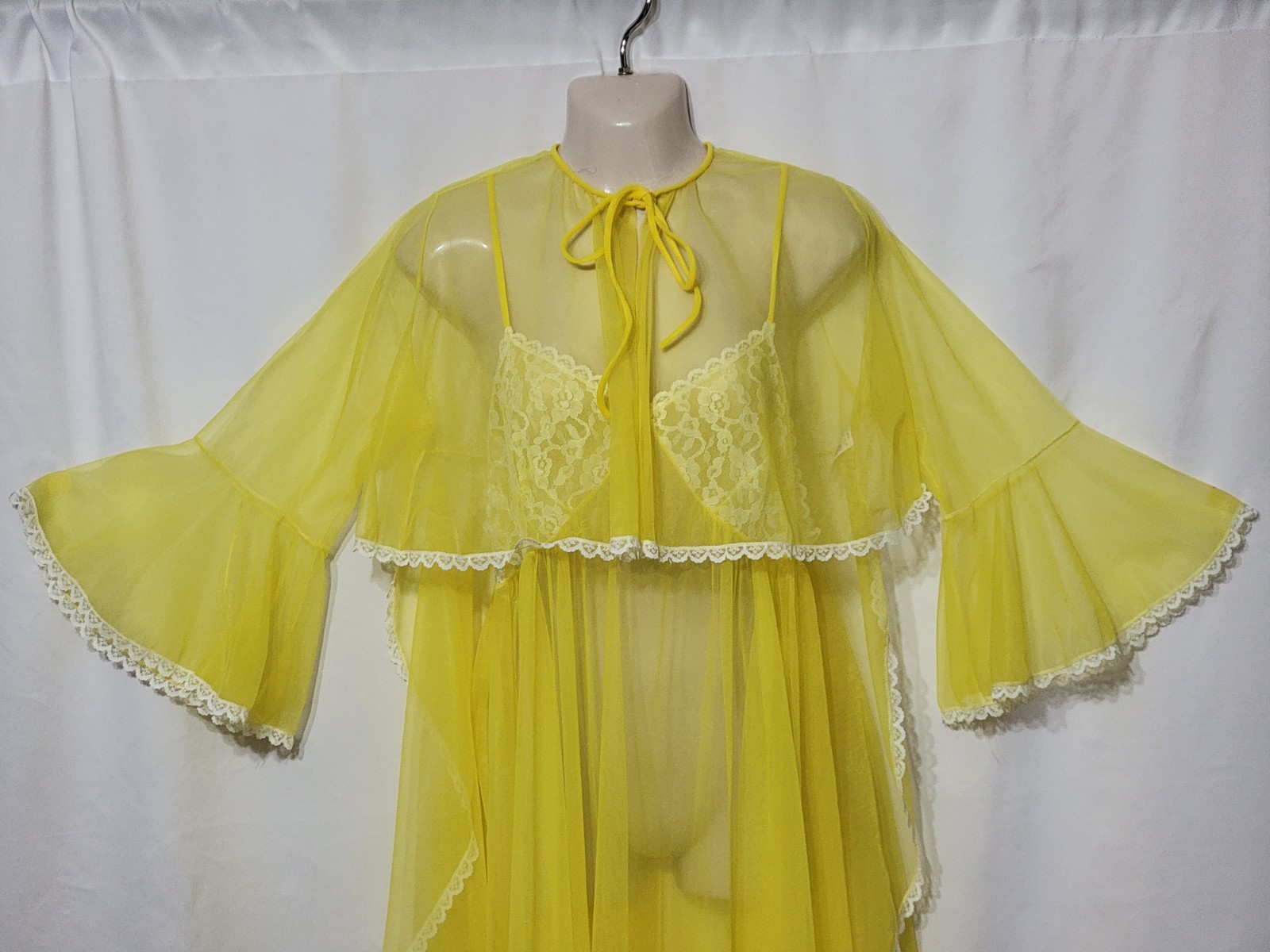 Vintage Yellow Sheer Chiffon Peignoir Set Robe & Nightgown Large ILGWU Stamp EUC
