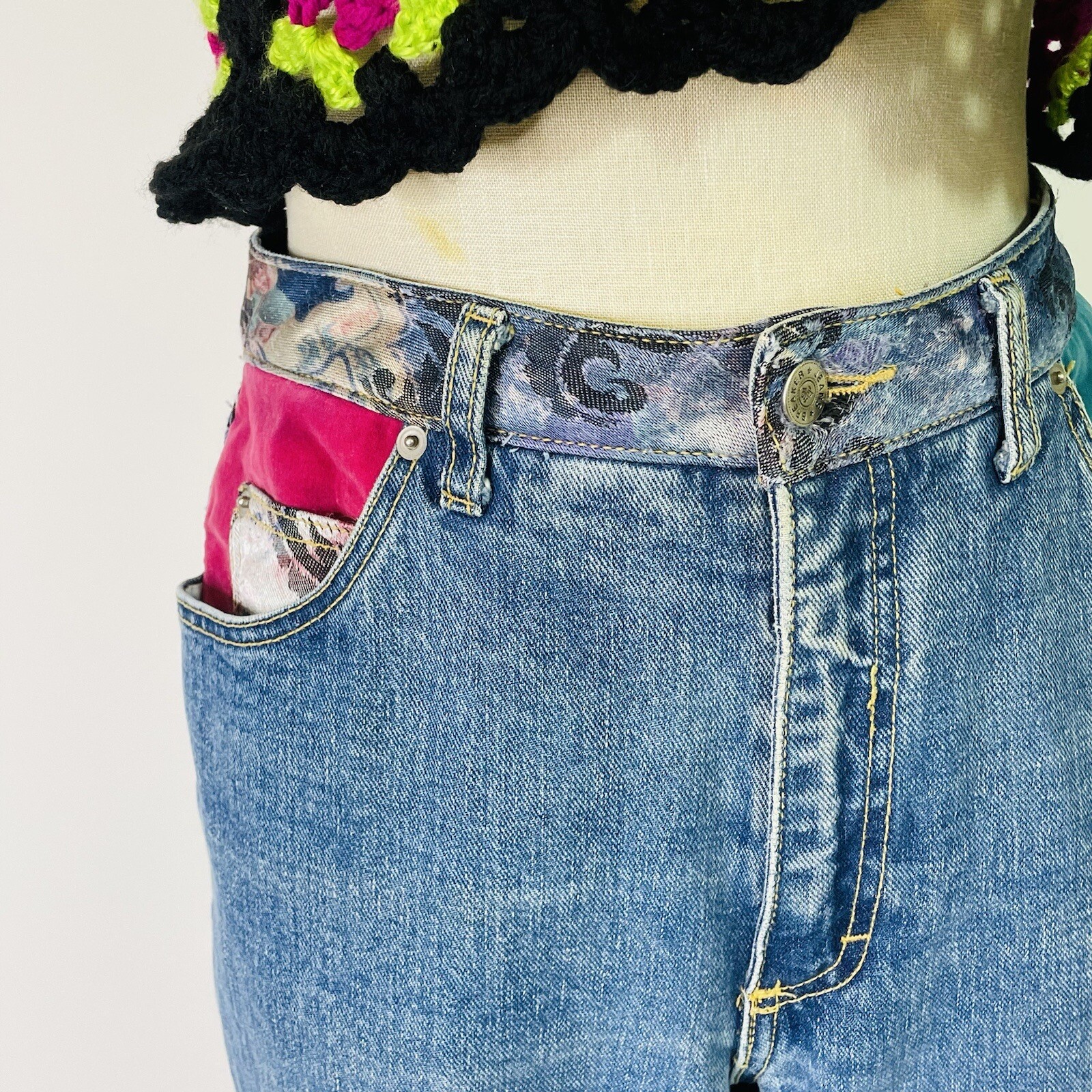 Vintage 90 High Rise Tapered Patch Floral Jeans 28-29 Women’s Breaker USA Made
