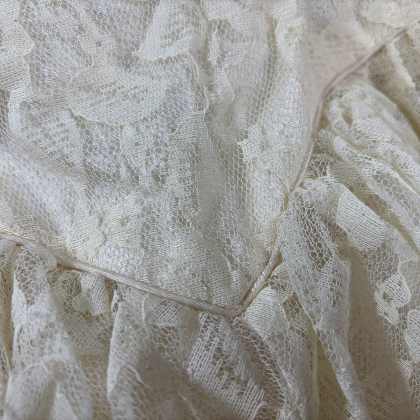 1950s Vtg Ivory Lace Wedding Dress Tea Length Tulle Crinoline Rose Detail 💐👰 R