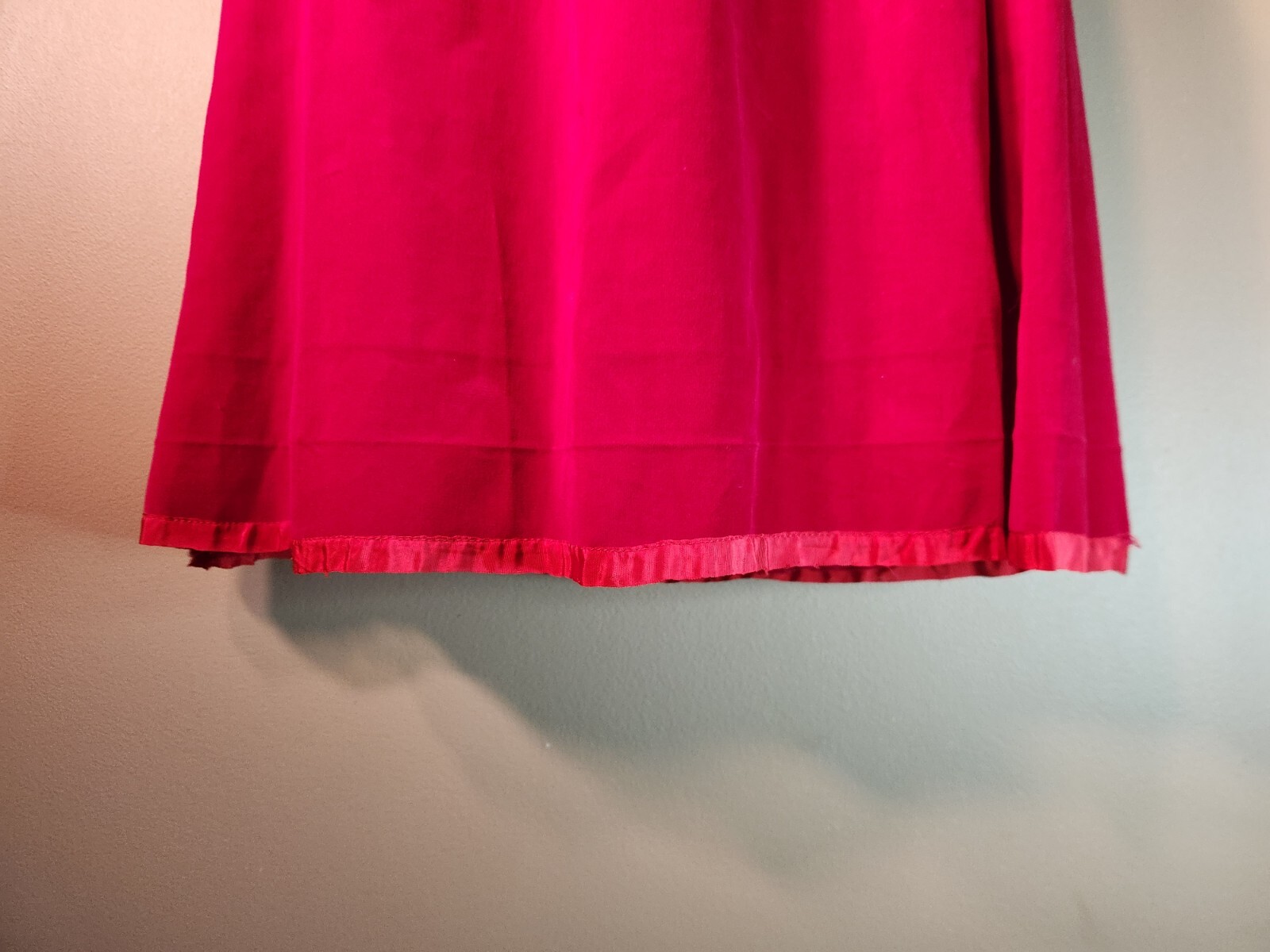 Vintage Red Velvet Dress Pearl Button Cuffs Prom Graduation Party Senior Photos