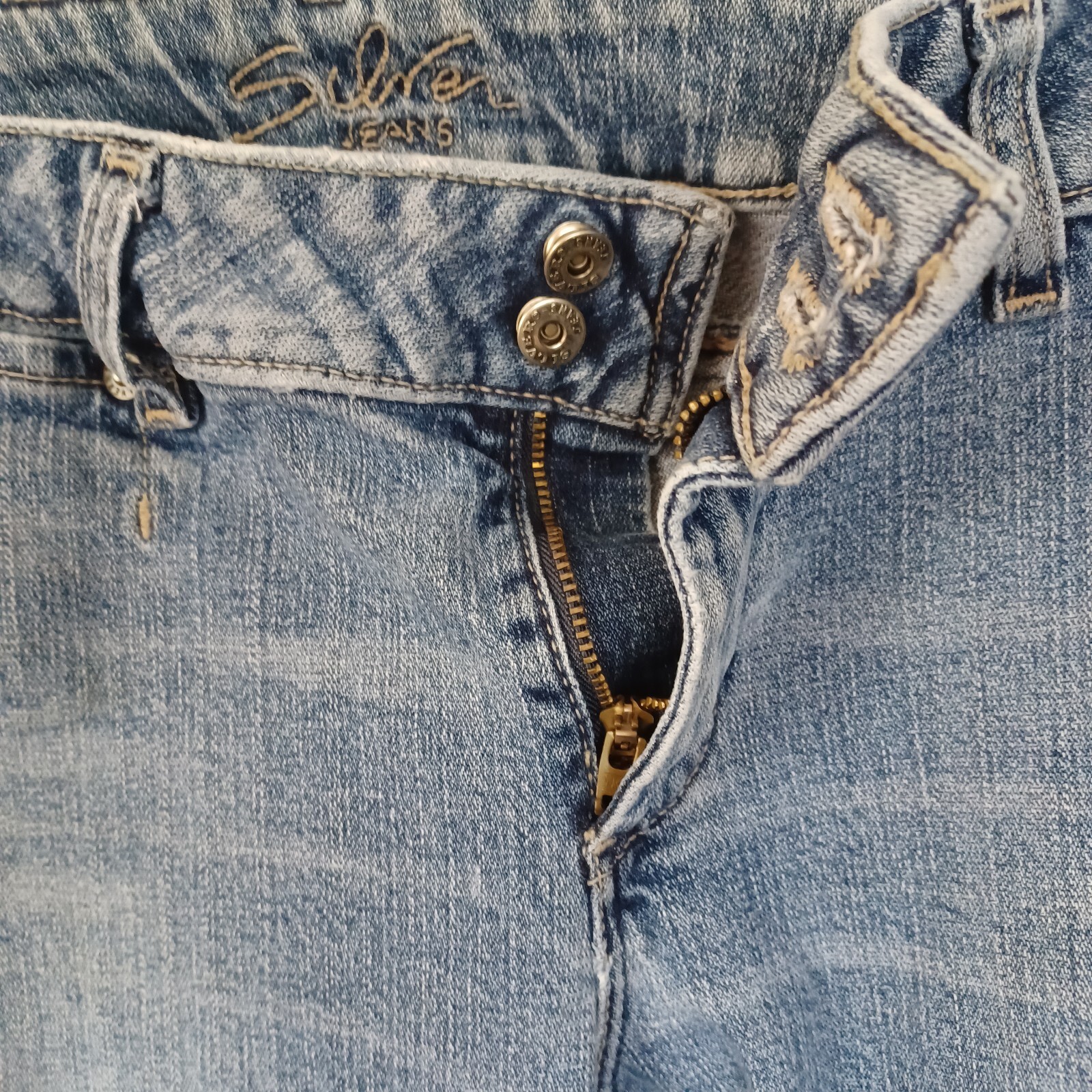 VINTAGE PRE-LOVED 29/33 SILVER JEANS FLARED 97% COTTON 3% LYCRA MADE IN CANADA
