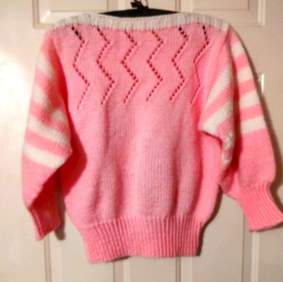 🩷🌷🩷 Fun 80’s Vintage Cotton Candy Pink & White Striped Boatneck Sweater – S/M