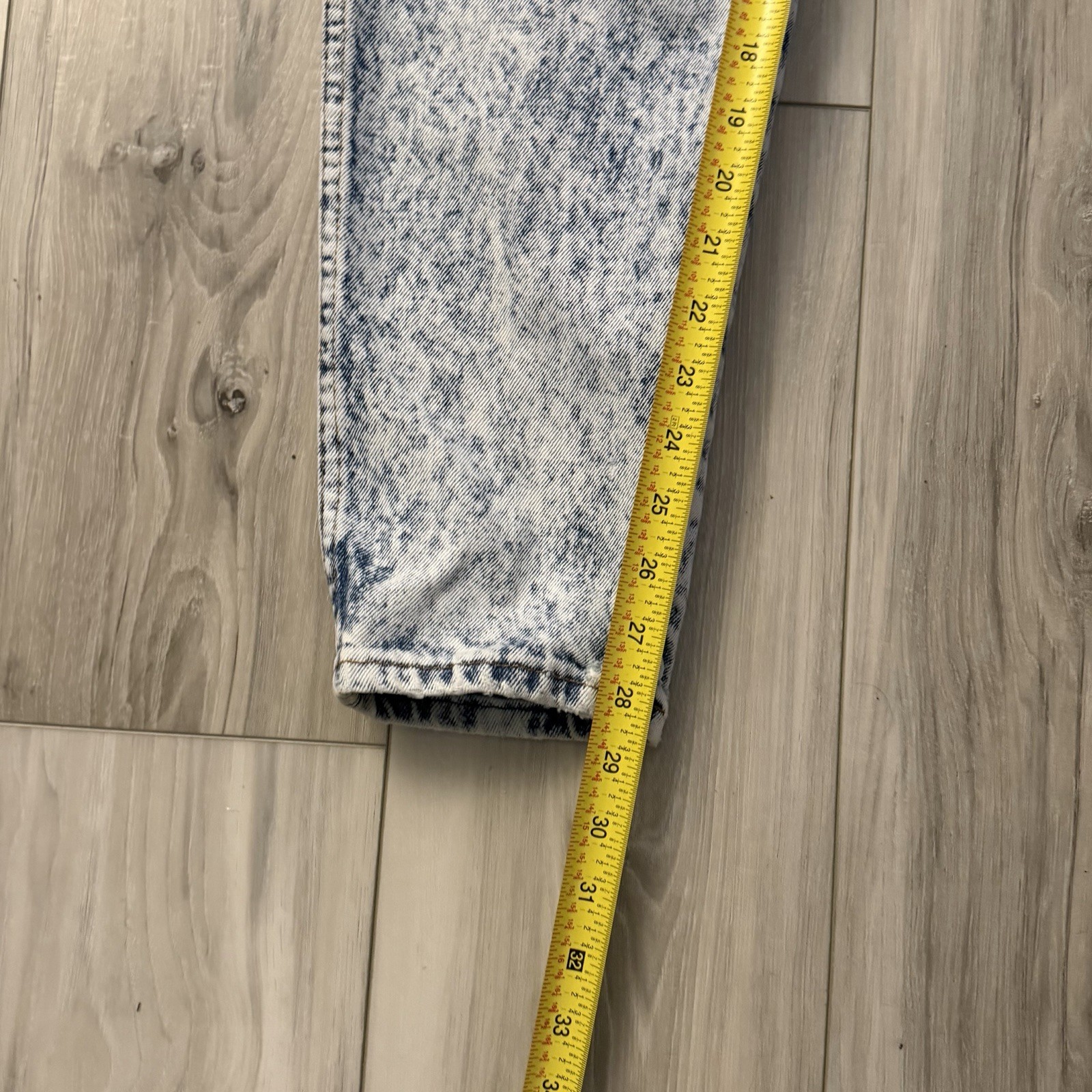 Vintage Chic Acid Wash Jeans USA Size 8 (Runs Small) 24×28 Tapered High Waist