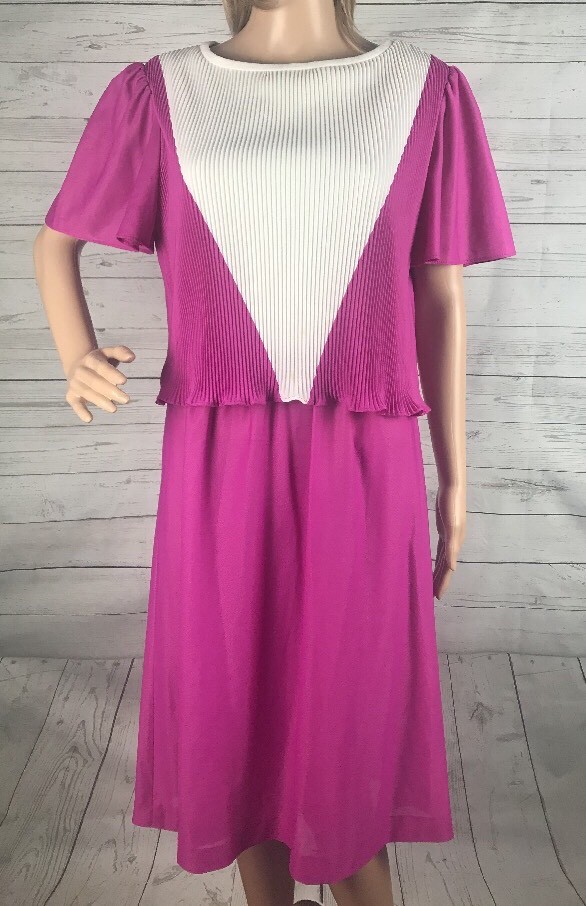 True Vintage Dress Size 13/14 Laurel Ridge Pink White Pleated Polyester Retro