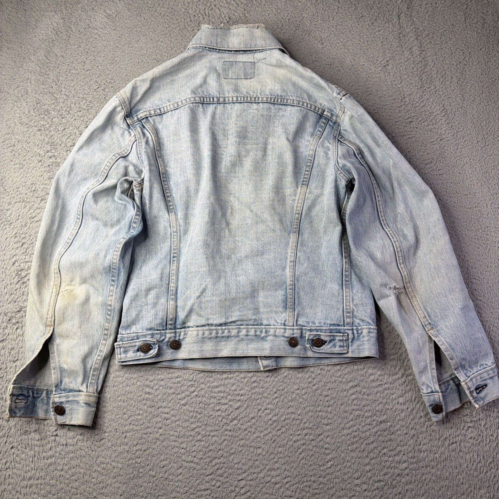 Vintage Levis Truckers Jacket Women’s Small Denim USA Distressed 80s