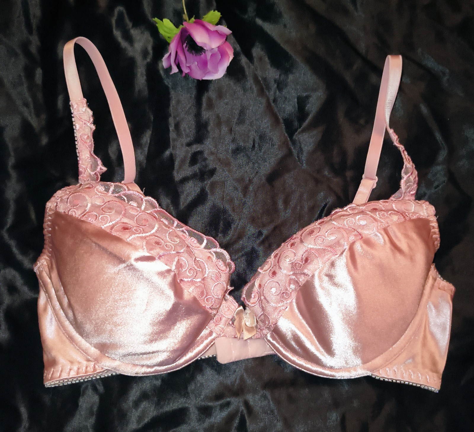Vintage NWOT 2006 Victoria’s Secret Angels Satin Plunge Lace Bra Pink Size 34C