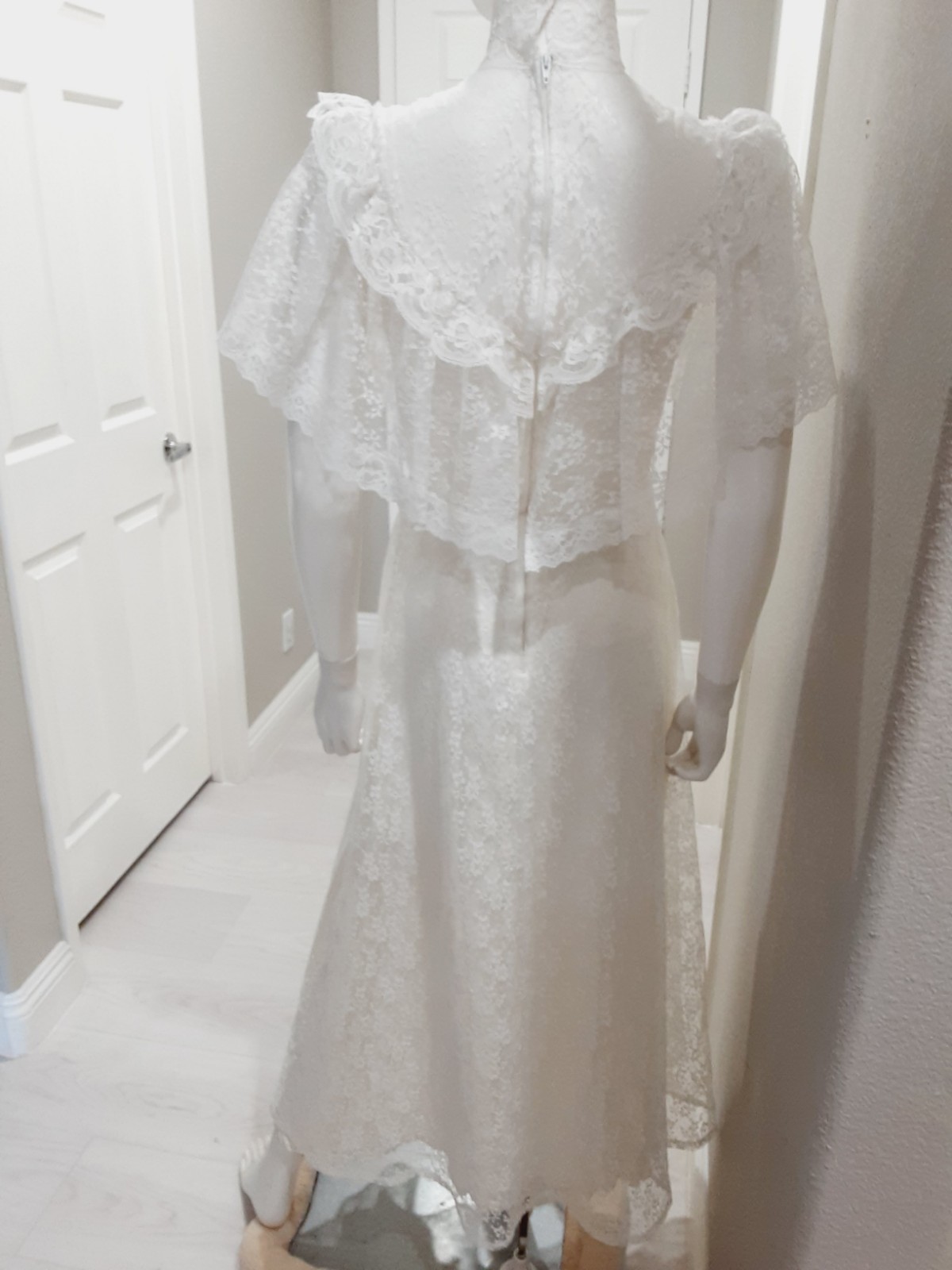 Vtg Wedding Tea Party dress Lace Off White Short Sleeve Cape High Neck Union