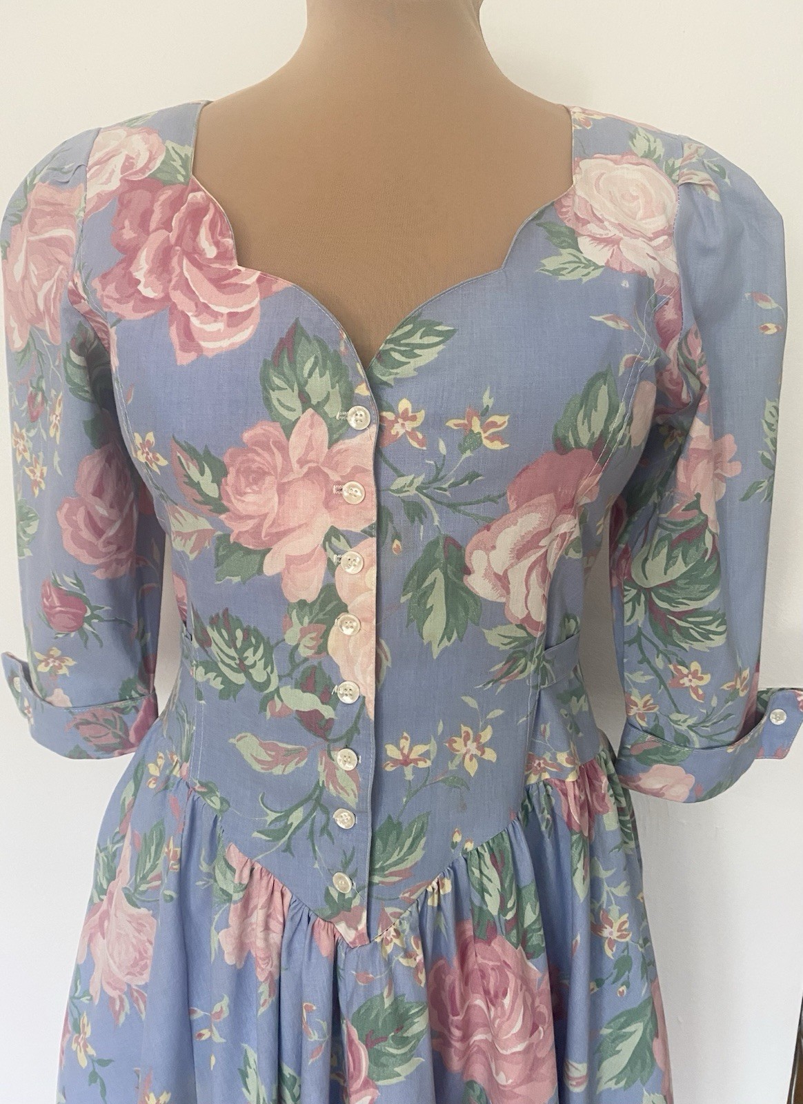 Vintage 80s EXPO Chintz Party Dress *Size 8* Blue Rose Floral Tie Back Dress