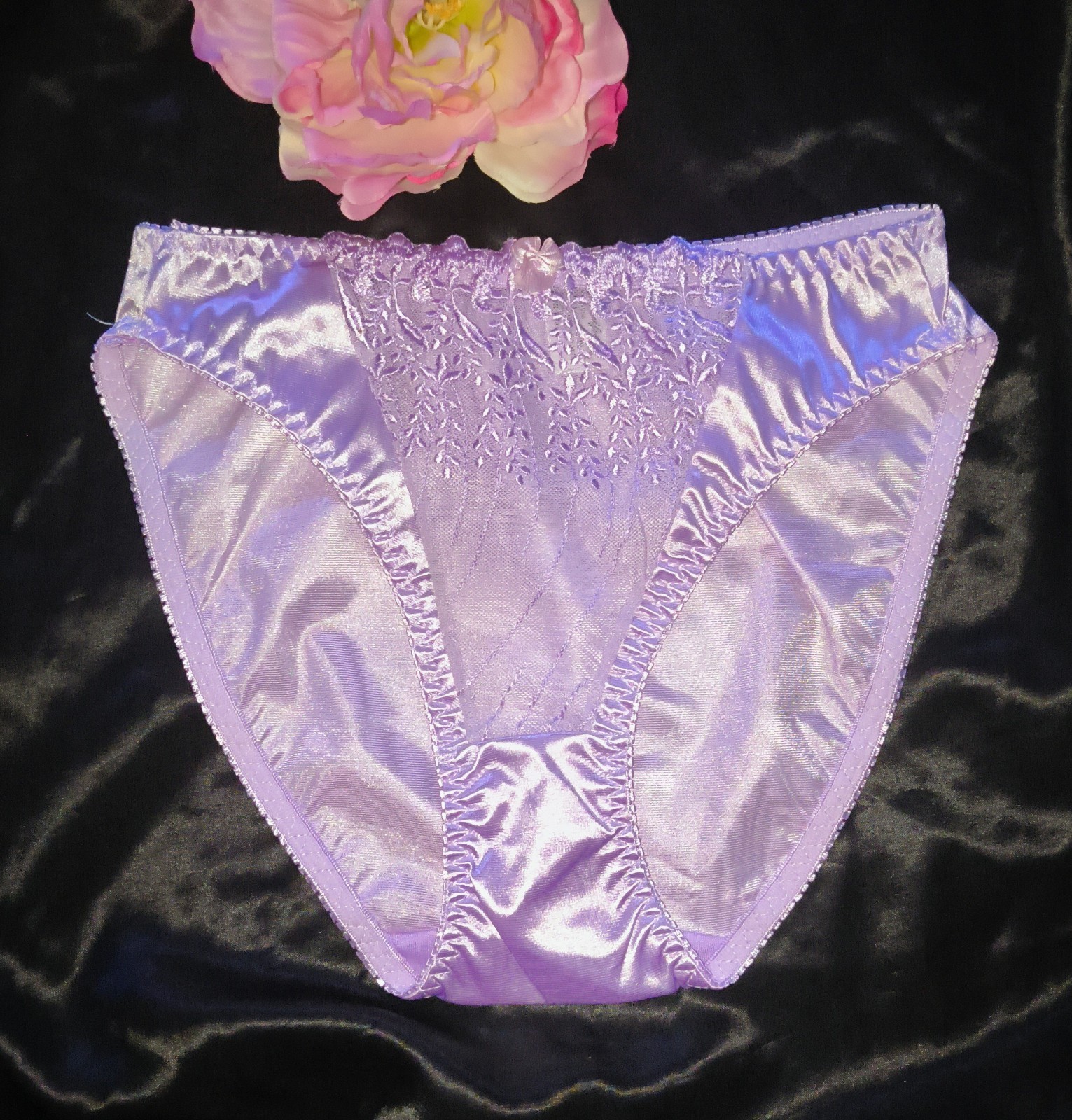 Vintage NOS Jennifer Intimates Glossy Satin & Lace Lilac Bikini Panties Size M/6