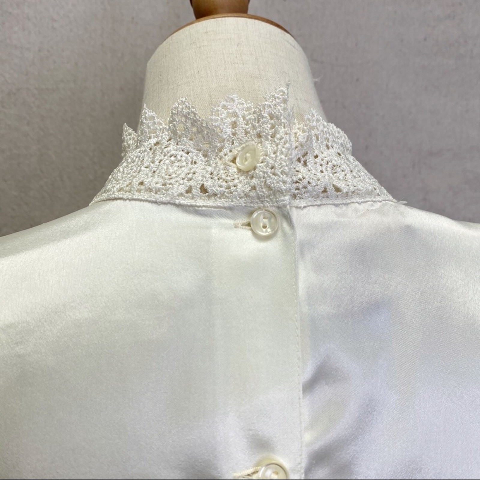 Vintage 90’s Worthington ivory/off white blouse/pencil skirt set Size 12