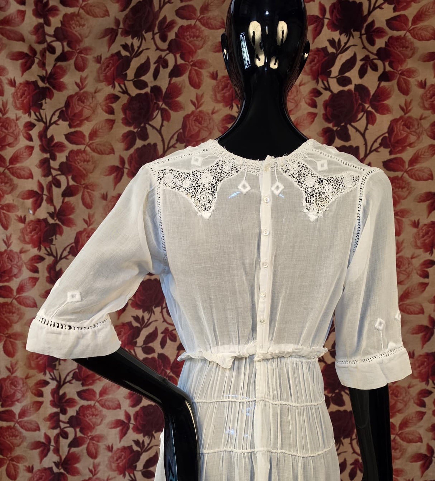 EDWARDIAN WHITE MUSLIN DRESS W RICH EMBROIDERY + LACE INSERTION