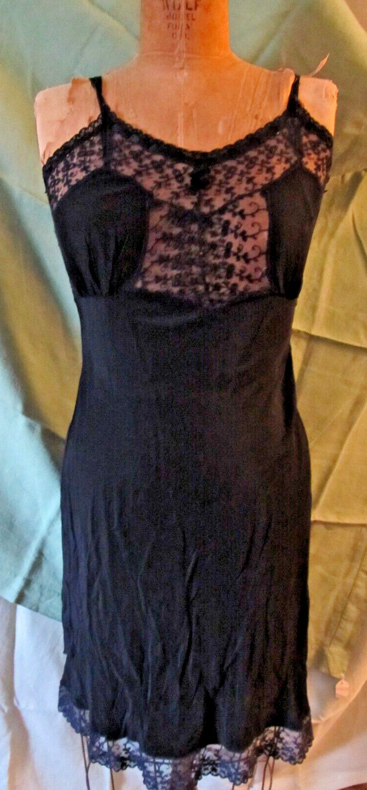 Vintage 50’s black & lace silk negligee classic pin-up bombshell