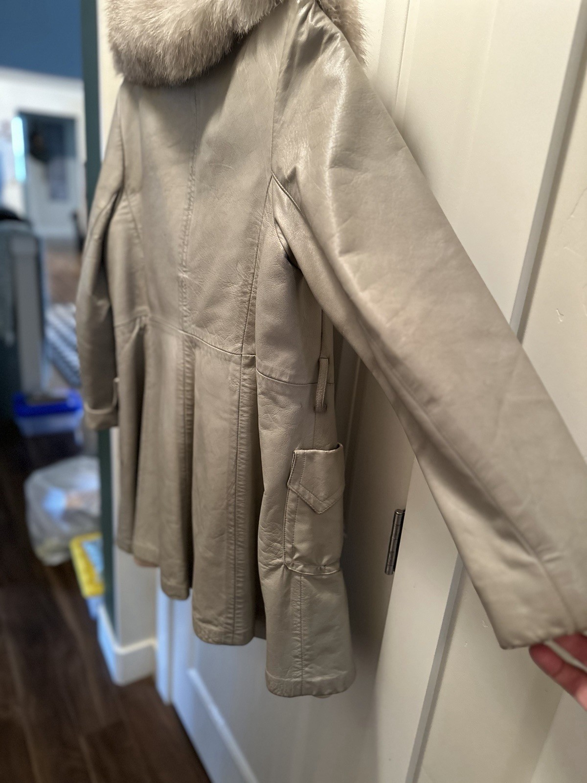 Well-Preserved Vtg 70’s Coat. Gray Leather/Satin. Good Condition. Size L 14