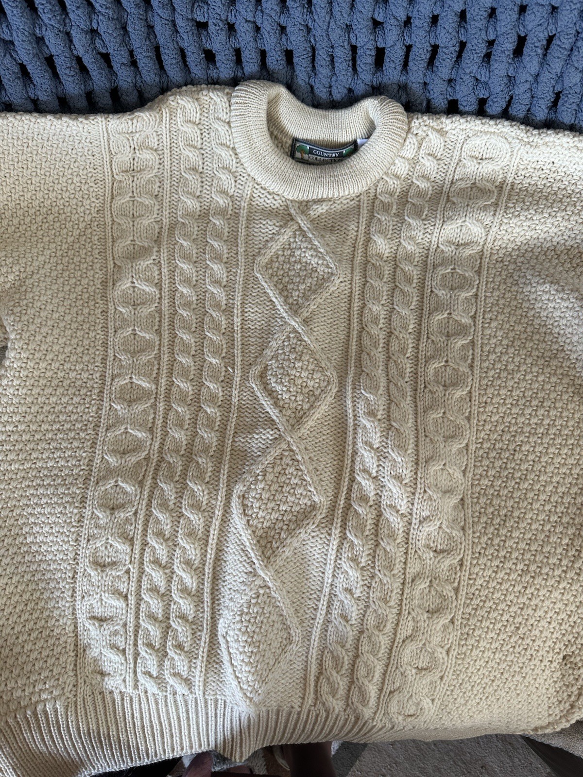 Country Collection Ireland Cable knit Sweater Size L 100% Pure New Wool Unisex