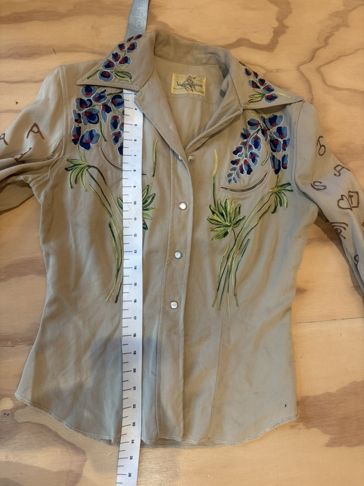 Vintage Vaquero Embroidery Western Western Shirt, Snaps Gorgeous, Distressed