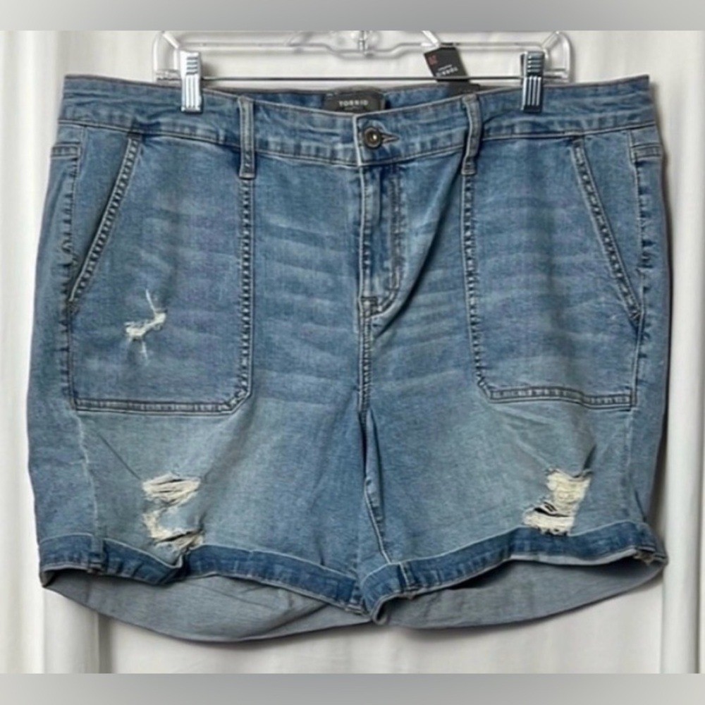 Torrid 5 Inch Vintage Stretch Distressed Denim Short Size 20-NWT