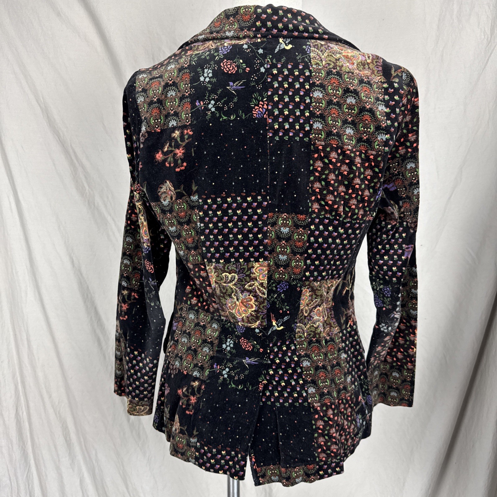 Vintage 1970s Velvet Patchwork Floral Black Blazer Womens XS/S/M *SEE MEAS!