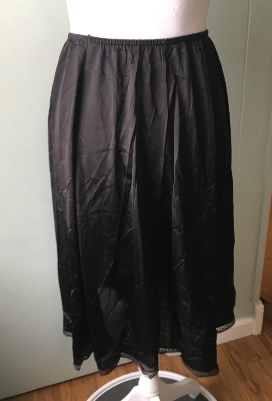 vintage Mistra black half slip lace trim nylon Medium