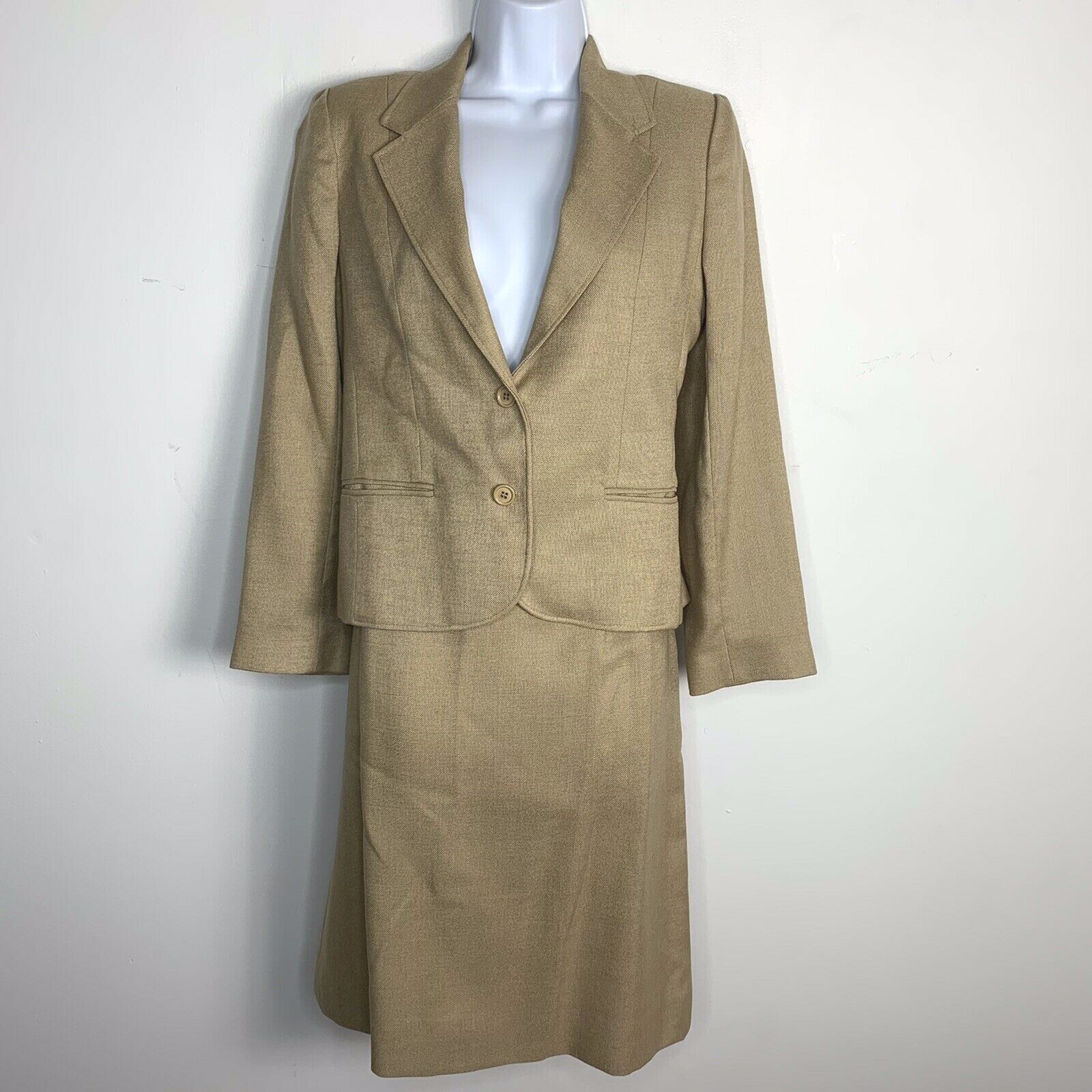 Larry Levine Womens Skirt Suit sz 10 Tan Blazer Pencil Classic Workwear VINTAGE