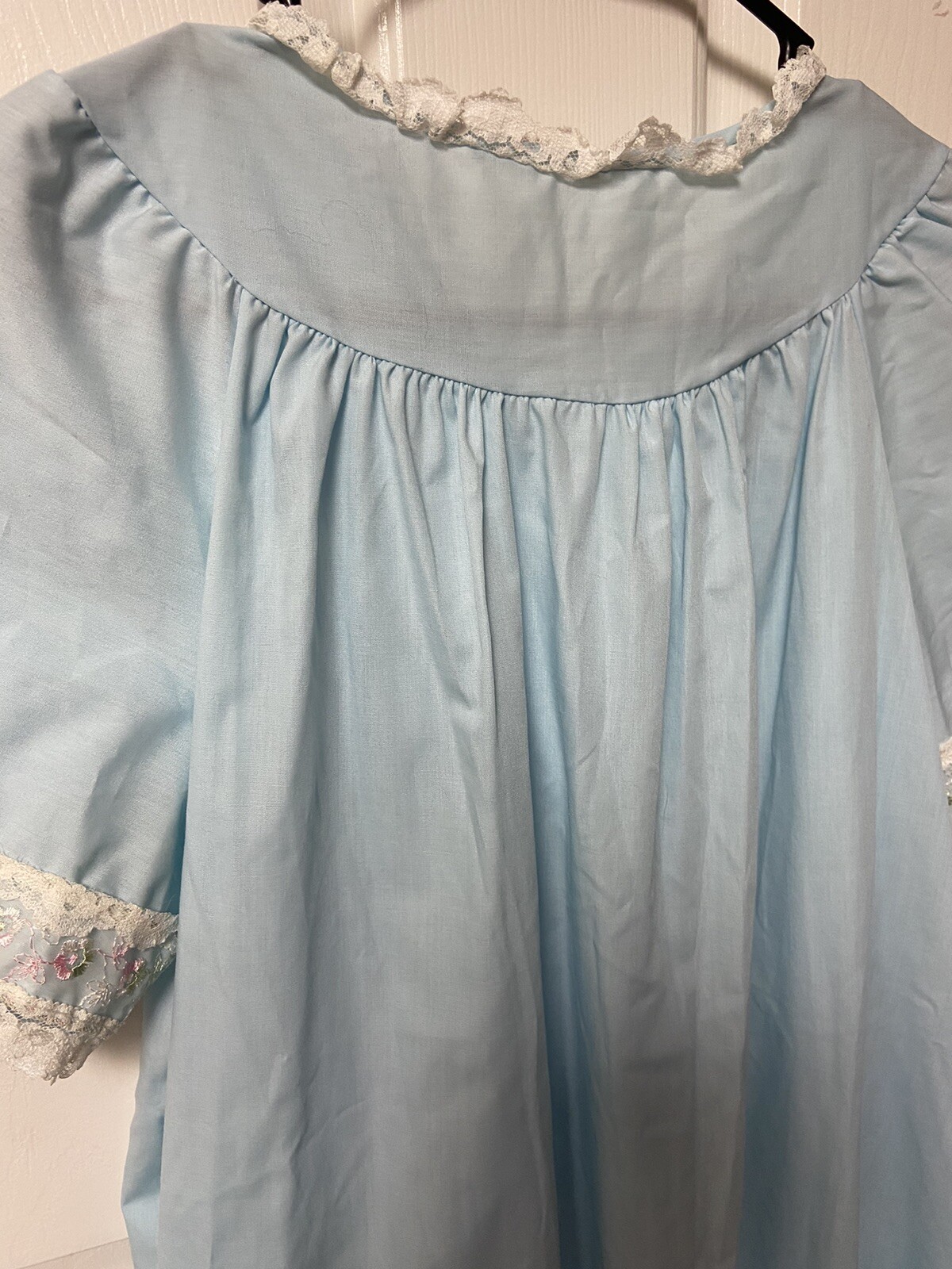 Woman Vintage Smart Time Robe Cotton Size M Snap Front Closure Embroidery