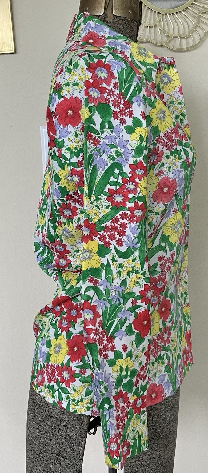 Vintage 60s/70s Mod Floral Button Down Blouse Size Med Women’s Long Sleeve