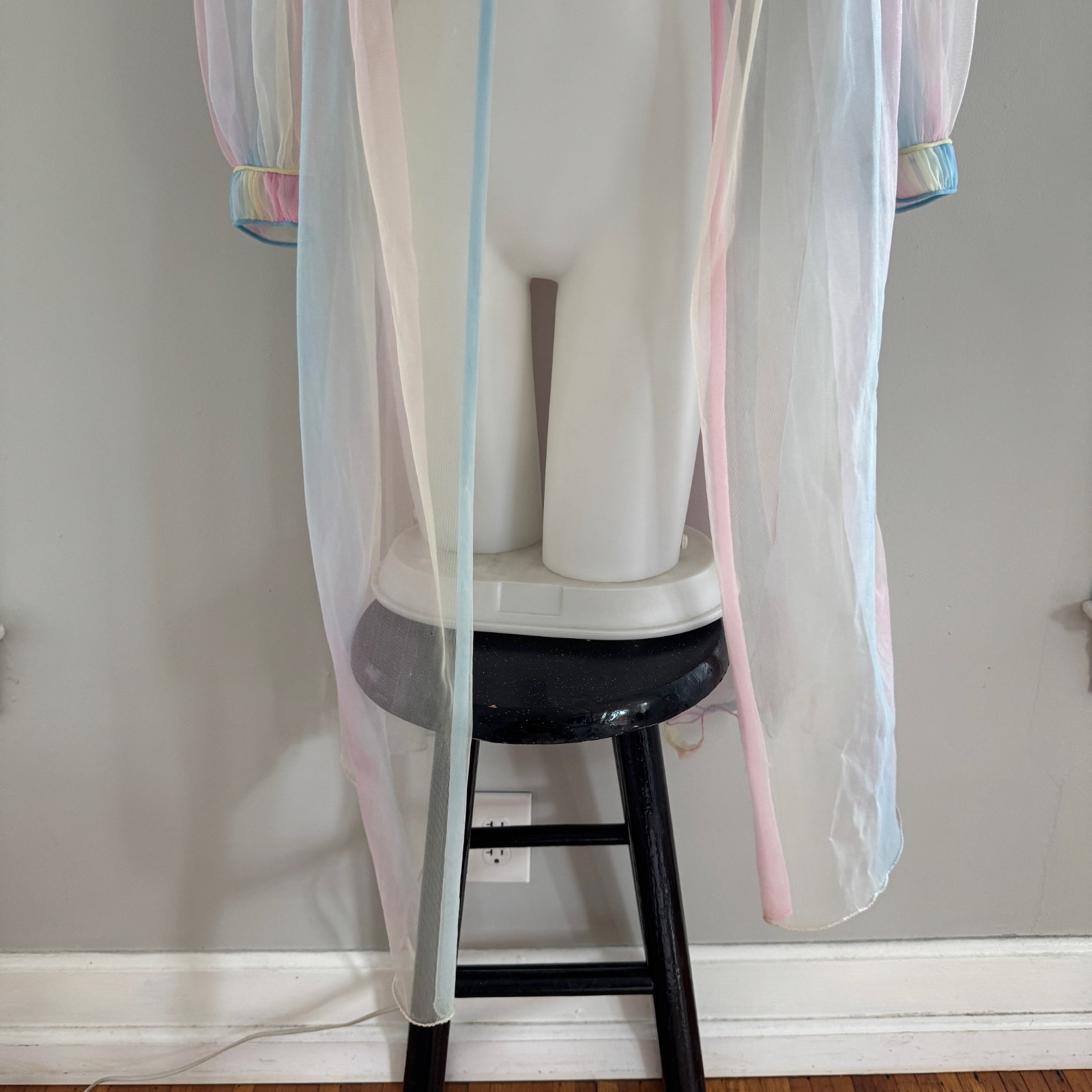60s vtg DOLSYL Sheer Pastel RAINBOW OMBRE Dressing Gown Chiffon Robe Tent Dress
