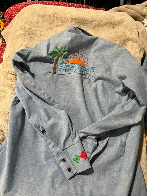 VINTAGE WESTER SHIRT FOR WOMENS EMBROIDERY PALM AND SUN ON BACK