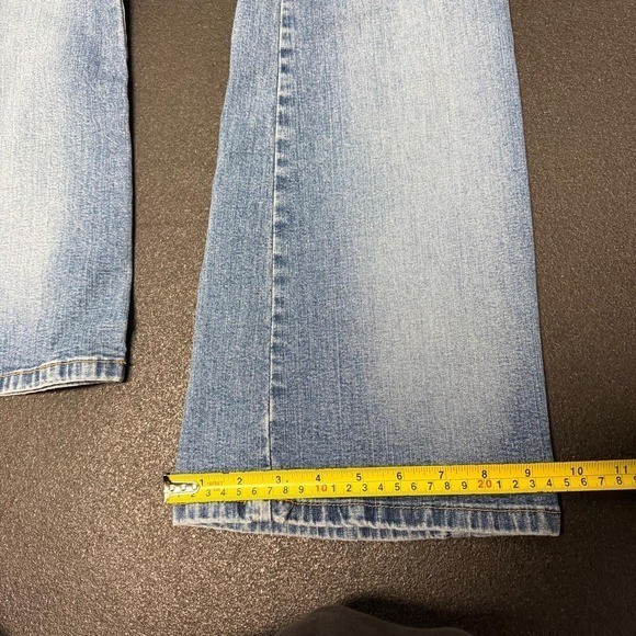 So lightwash vtg y2k bootcut flare low-rise 2000s wmn jeans size 11