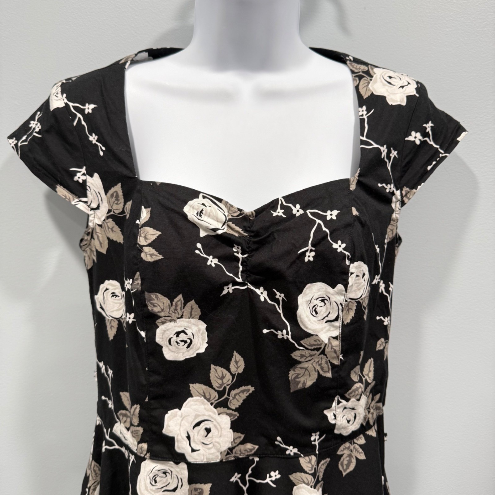Hell Bunny Vixen Pinup Swing Dress Black Floral Rose Gothic Rockabilly Size M