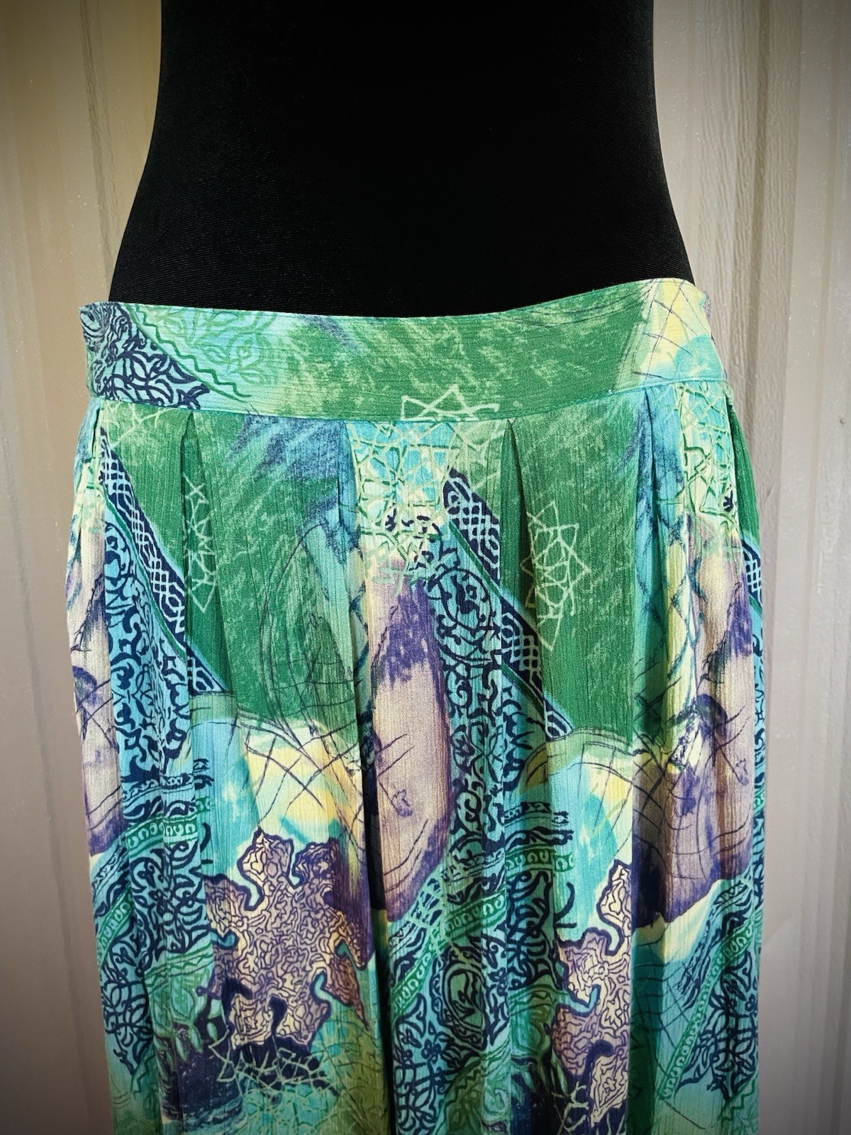 VTG 90’s Natalie 2 Piece Skirt Blouse Set Rayon Midi Mandalas Pleated Pockets L
