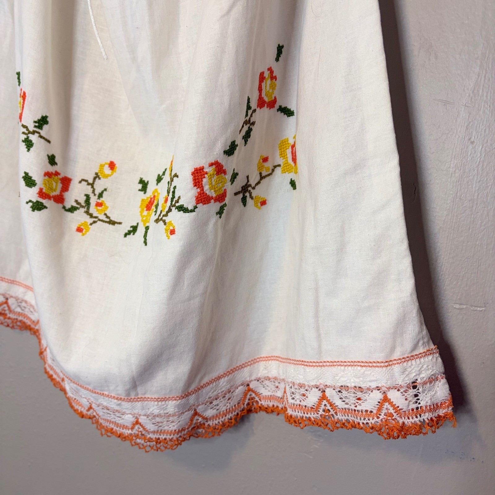Vintage 70s White Cotton Peasant Blouse Floral Embroidery Orange Lace Boho Top M