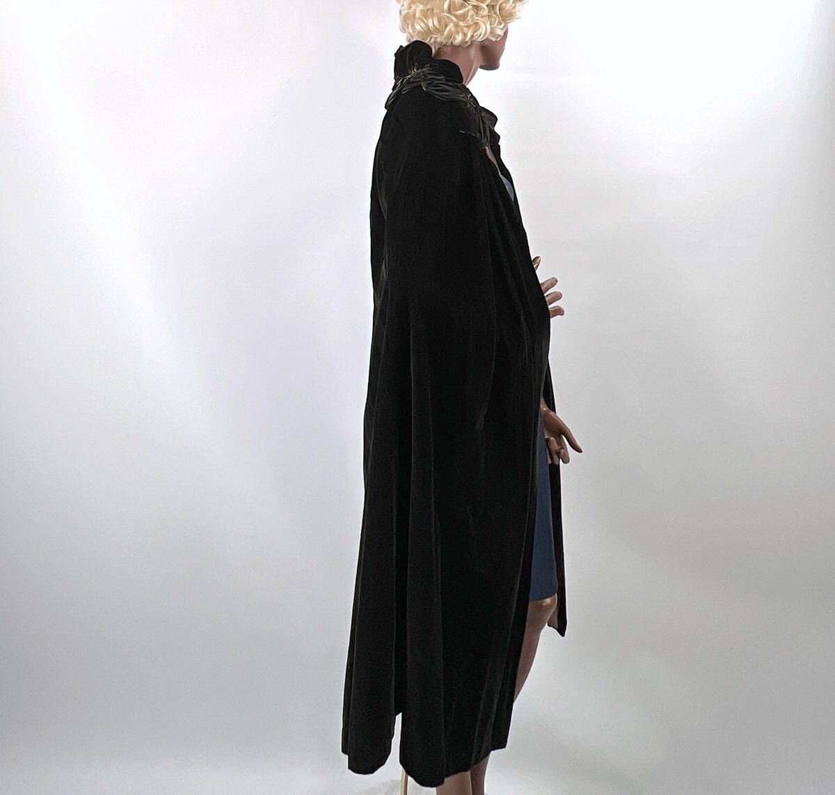 Vintage 20s Evening Cape Silver Lamé Flower Collar Women’s Silk Velvet Cocoon Co