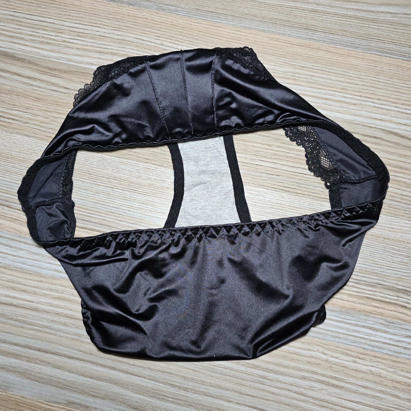 VTG Slippery Nylon Satin Panty Sissy Lace Glossy Black Brief Size 8 Hip 40-44″