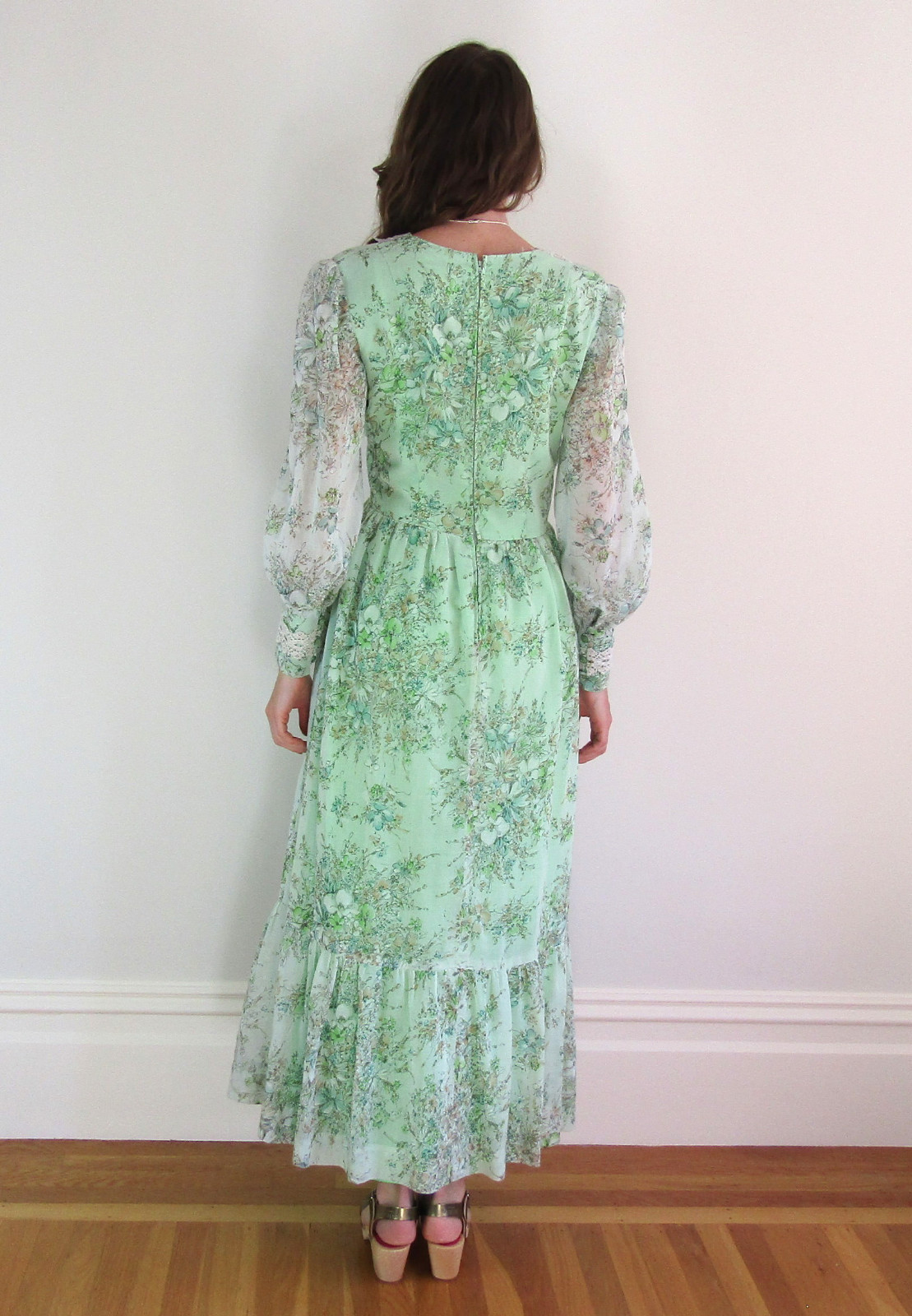 Vtg 70s VICTORIAN PRAIRIE DRESS green maxi FLORAL LACE FESTIVAL