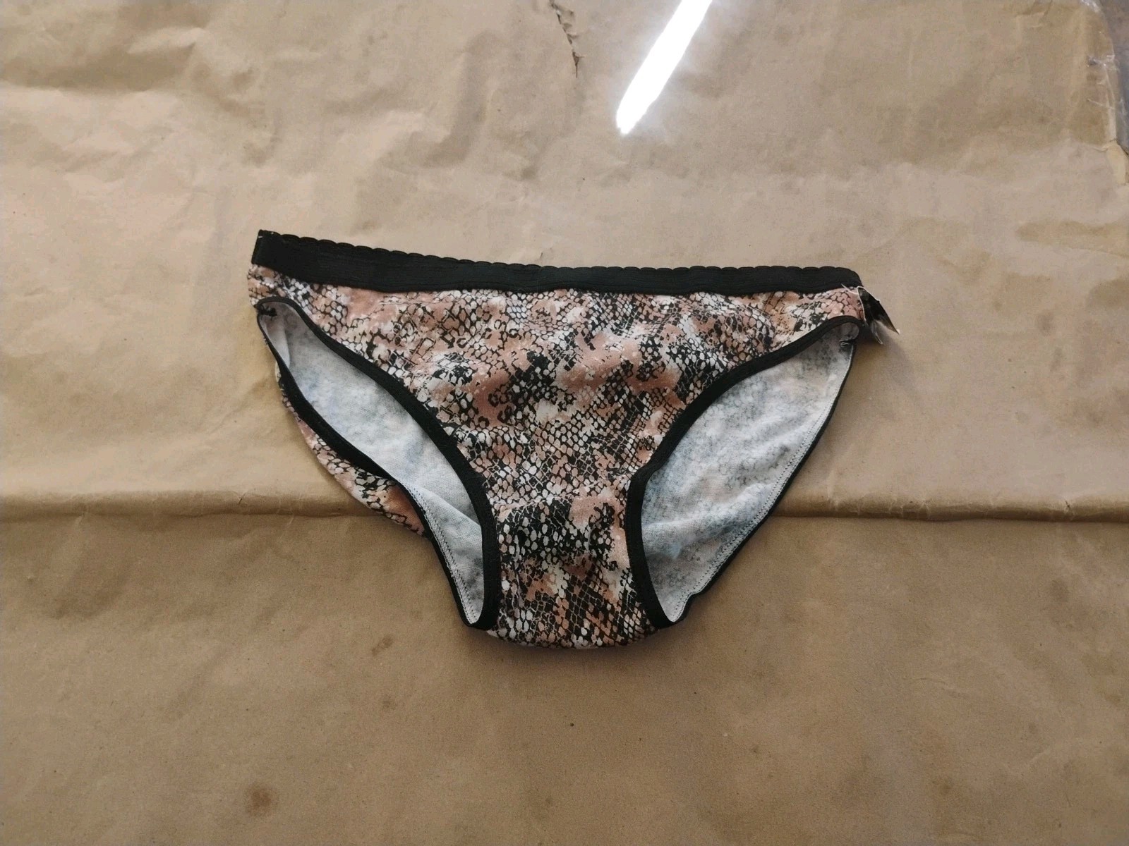 1 Pair Women’s Cute Panties VIP Brand Size Small NWT!