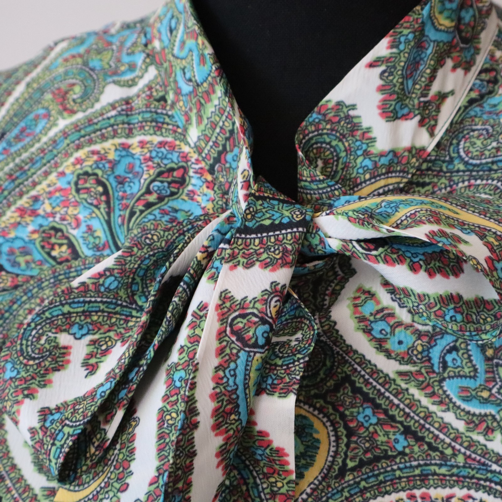 Vtg 1960s Ship 'n Shore Women’s Blouse Top w Neck Tie, Blue Green Paisley Sz Med