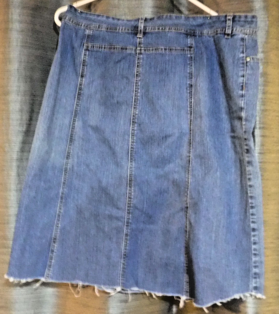 Code Bleu Classic Denim Skirt CLASSIC DISTRESSED DENIM SKIRT SZ 16