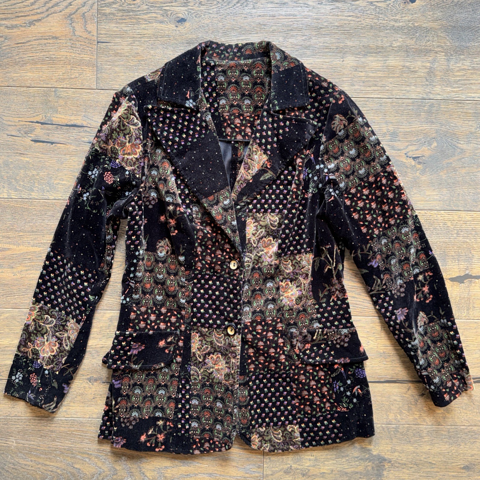 Vintage 1970s Velvet Patchwork Floral Black Blazer Womens XS/S/M *SEE MEAS!
