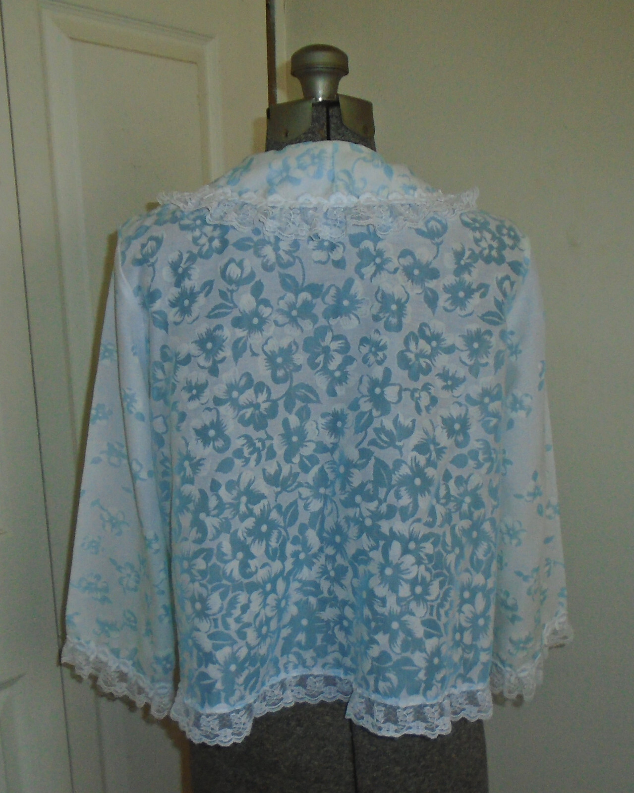 Ariel Bed Jacket Blue White Floral Sheer Vintage Made in the USA Size Small